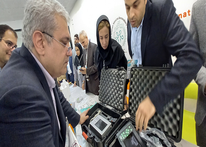 بازدید دکتر سورنا ستاری از محصولات شرکت یکتا صنعت ناجی