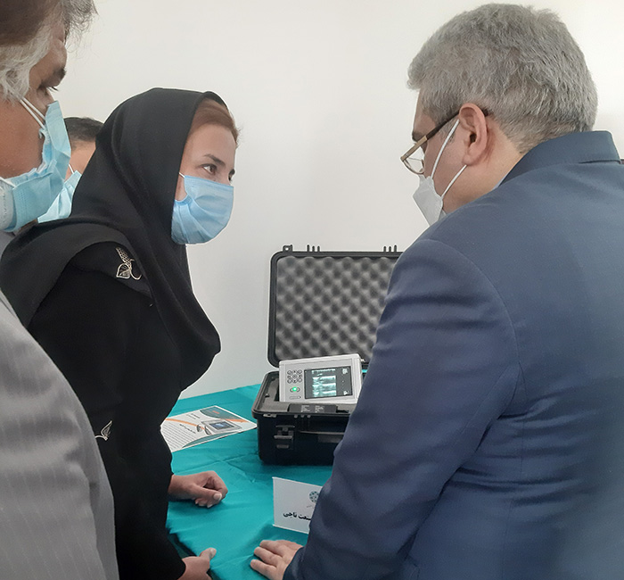 بازدید دکتر سورنا ستاری از محصولات شرکت یکتا صنعت